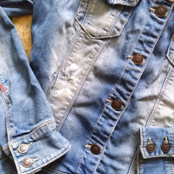 Forever 21 Distressed denim jacket, size M - Picture 3 of 7